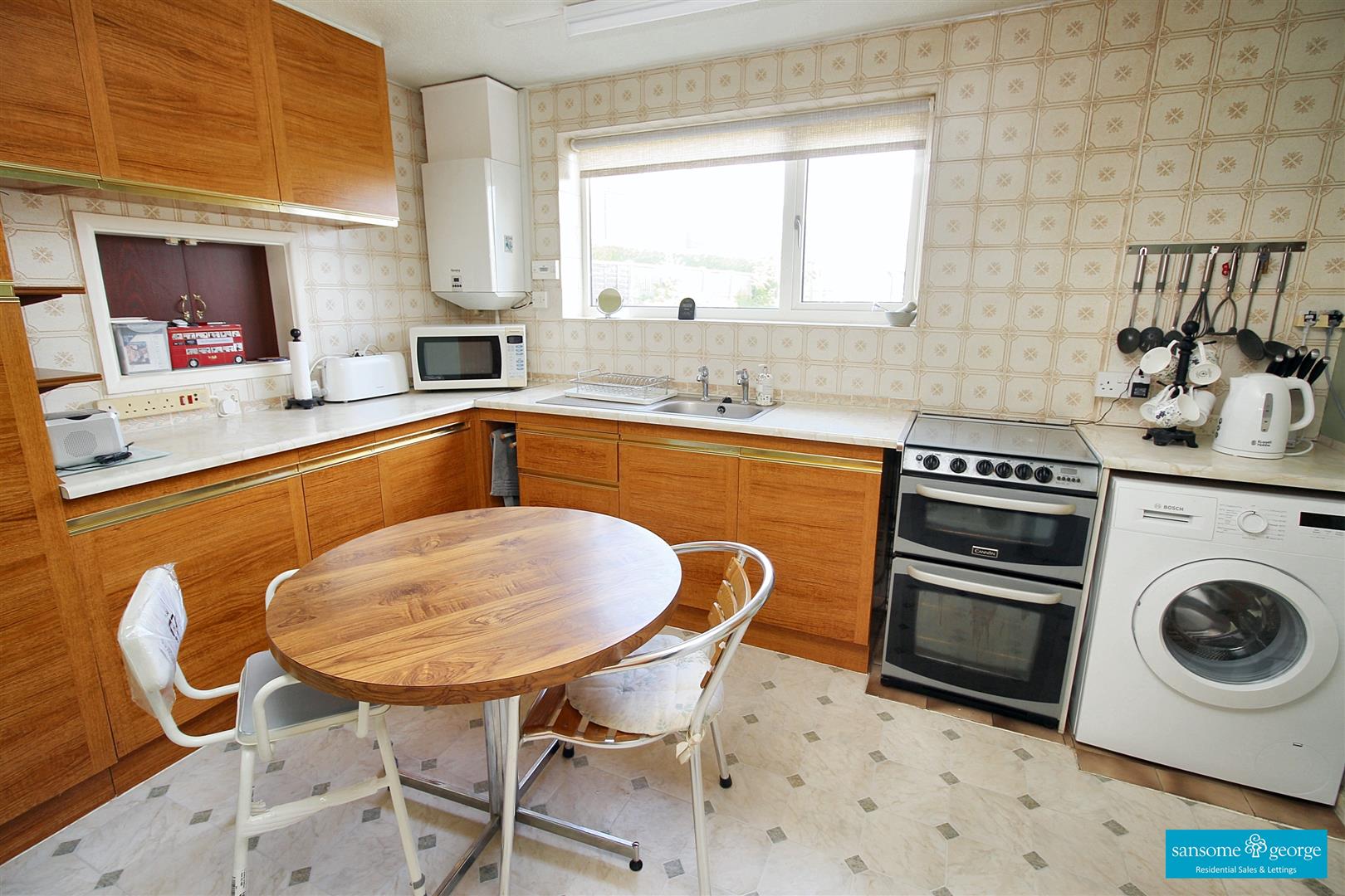 Warborough Avenue, Tilehurst, Reading